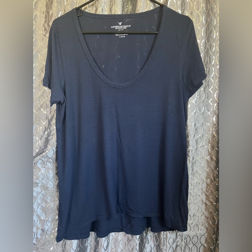 American Eagle Scooped Neck Navy Blue T-Shirt Size L